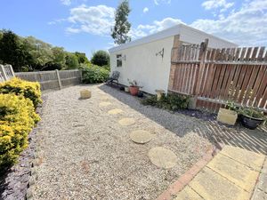 Heath Road- click for photo gallery